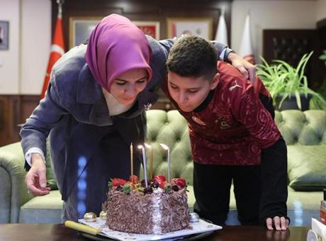 Bakan Göktaş, şehit oğlunun doğum gününü kutladı