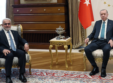 Cumhurbaşkanı Erdoğan, HÜDAPAR Genel Başkanı Yapıcıoğlu ile Külliye’de görüştü