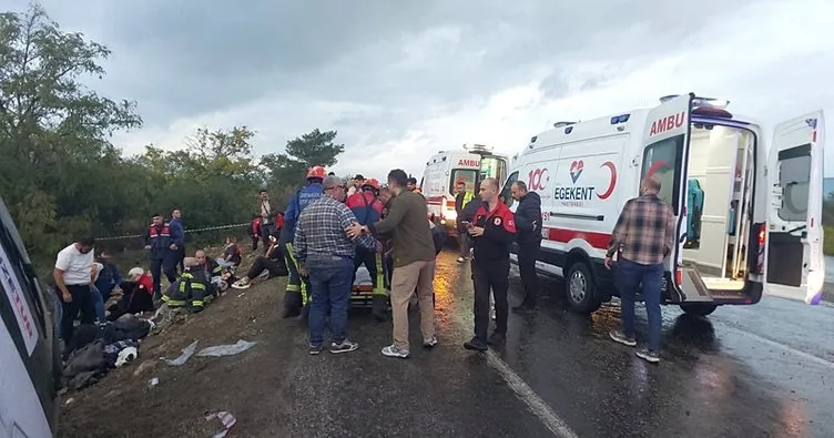Denizli’de katliam gibi kaza! Midibüs devrildi: Ölü ve çok sayıda yaralı var