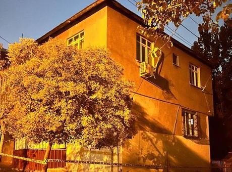 Kocaeli'de kolonlarında çatlak oluşan bir bina daha tahliye edildi