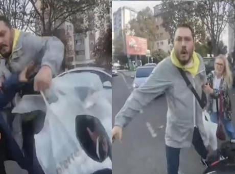 Motosikletliye 'Nasıl küfür edersin' dayağı! Tekme tokat saldırı anları kamerada