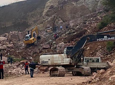 Ordu'da taş ocağında göçük! 2 kişi enkaz altında! Vali kritik gelişmeyi duyurdu