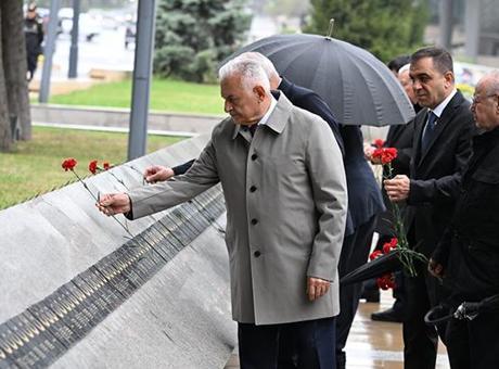 TDT Aksakallar Heyeti Başkanı Binali Yıldırım, Azerbaycan’da