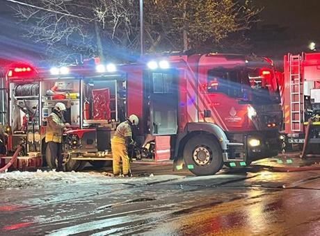 Avcılar'da tekstil deposunda yangın!