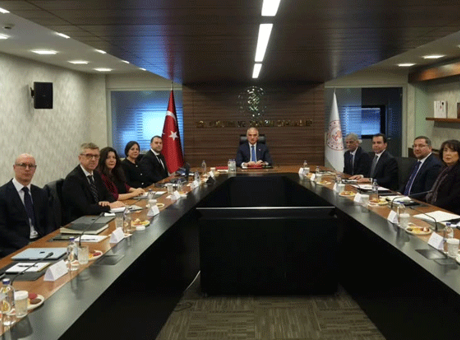 Bakan Ersoy: Türkiye'nin turizm gücünü dijital platformlarda büyütmeye devam edeceğiz