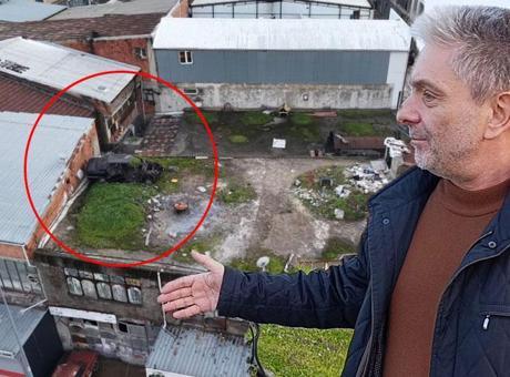 Çatıda 20 yıllık büyük sürpriz! Otomobilin sahibi aranıyor: 'Lütfen gelip alın'